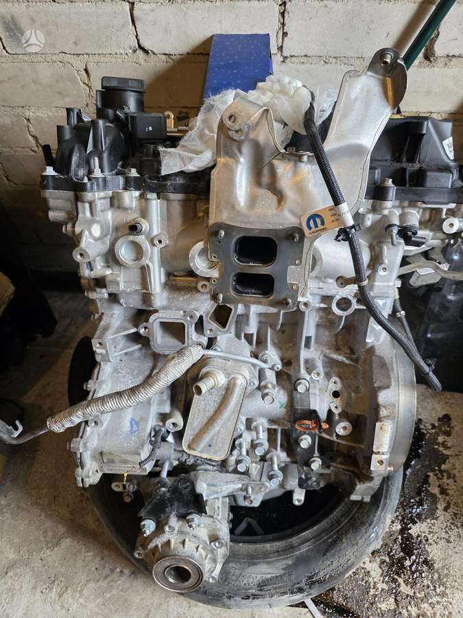Jeep Grand Cherokee детали двигателя