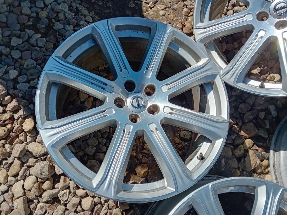 Volvo, light alloy, R20