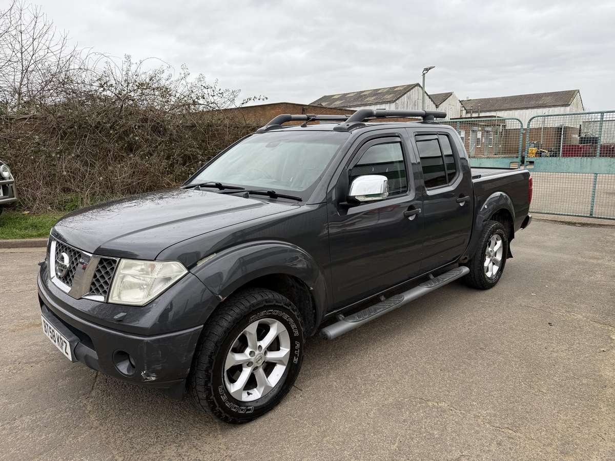 Nissan Navara, 2.5 l., pikapas