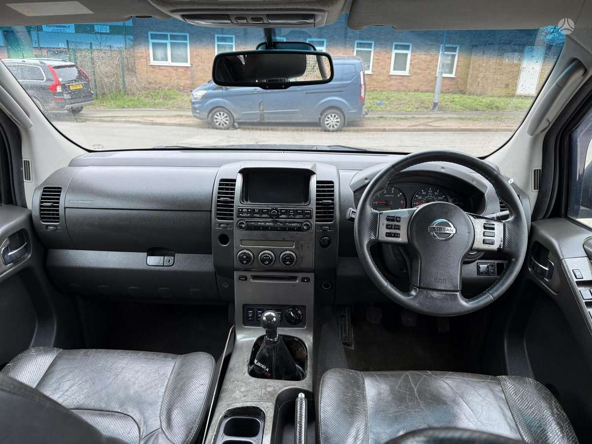 Nissan Navara, 2.5 l., pikapas
