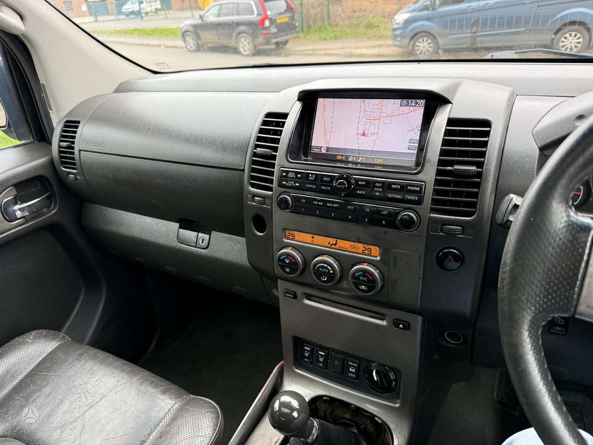 Nissan Navara, 2.5 l., pikapas
