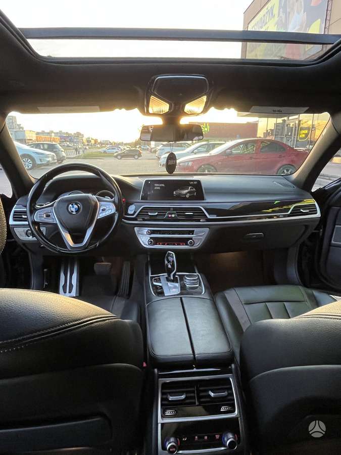 BMW 740, 3.0 l., Седан