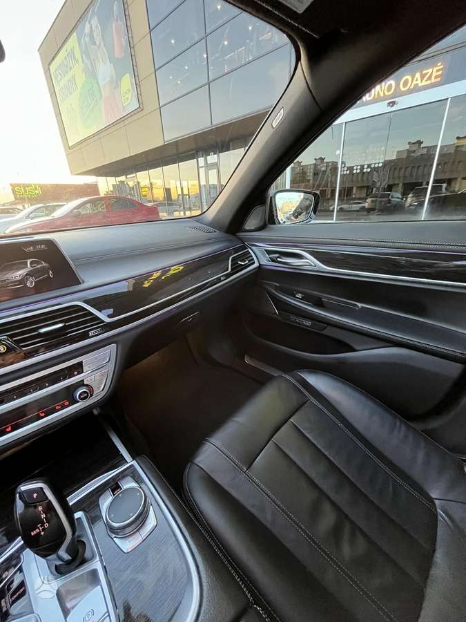 BMW 740, 3.0 l., Седан