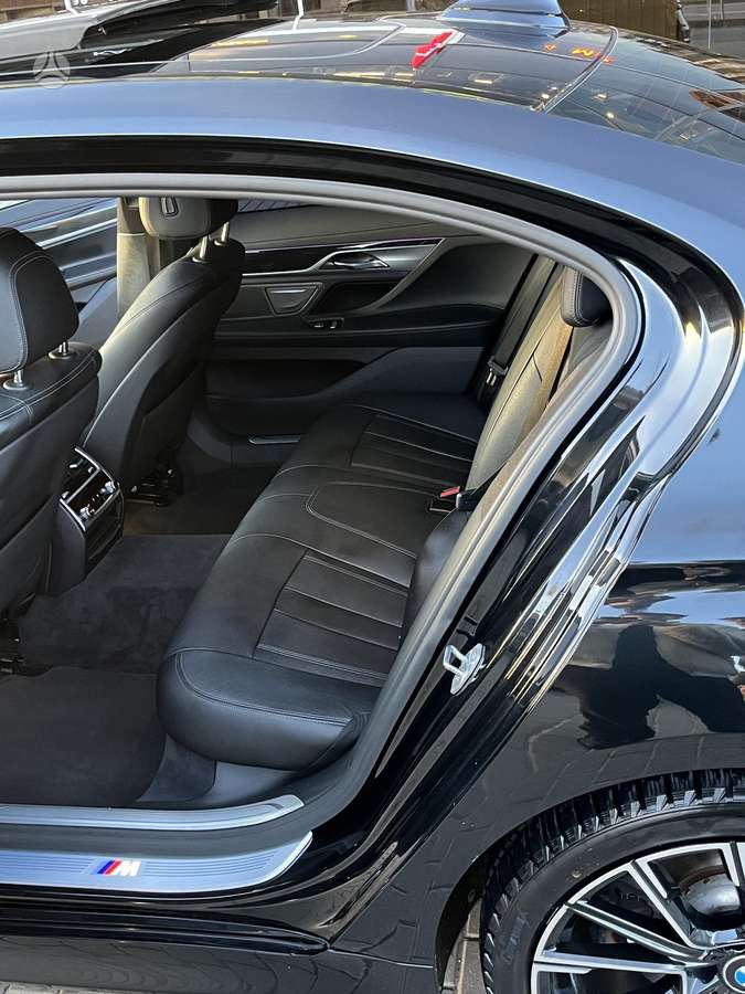 BMW 740, 3.0 l., Седан