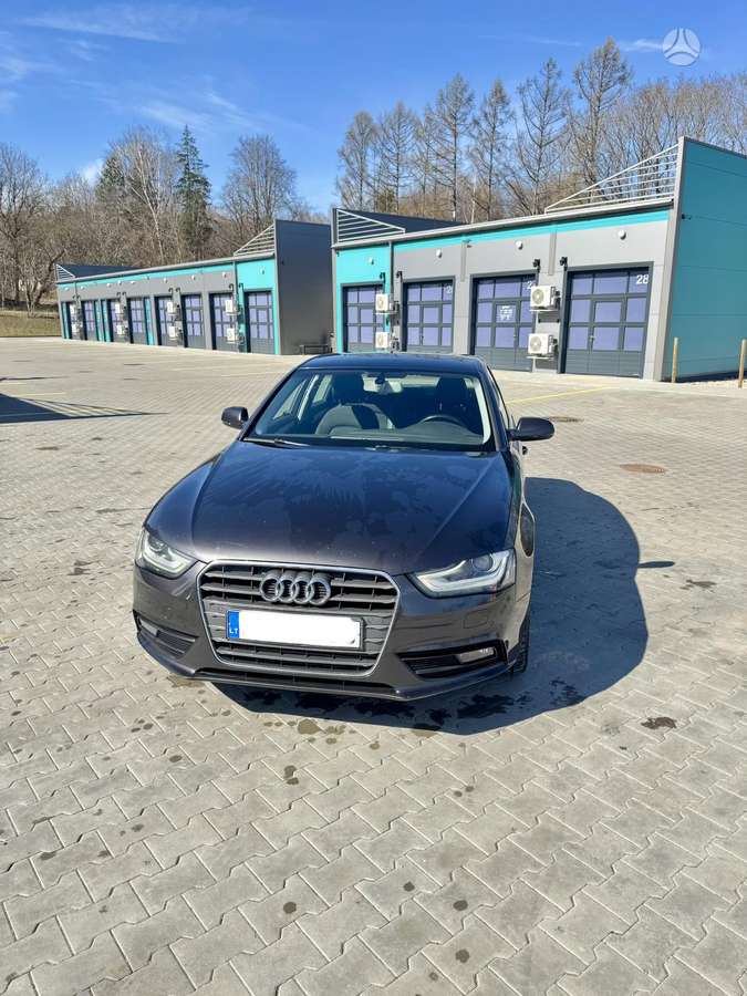 Audi A4, 2.0 l., saloon / sedan