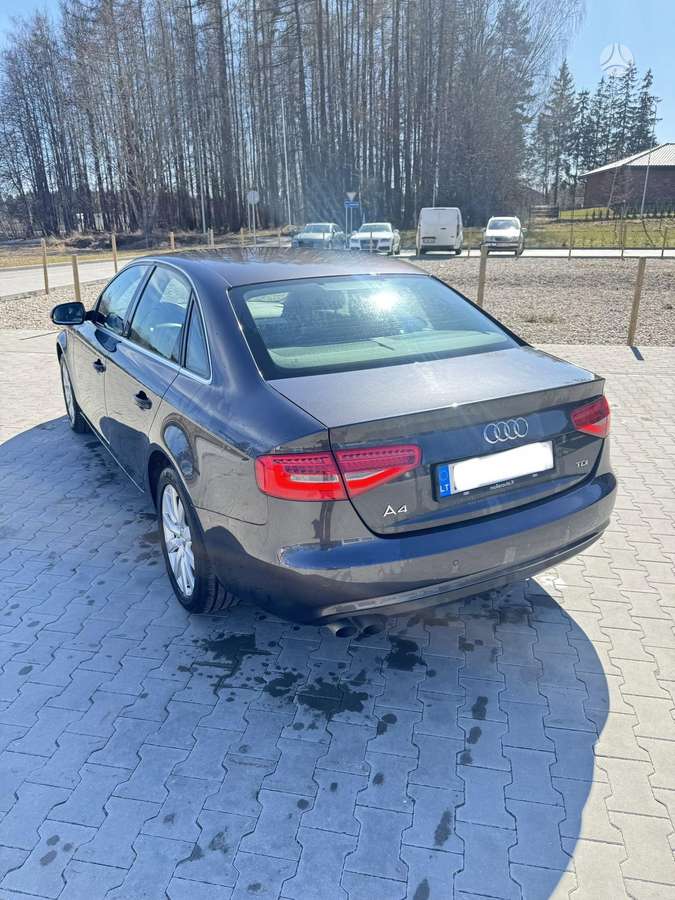 Audi A4, 2.0 l., saloon / sedan