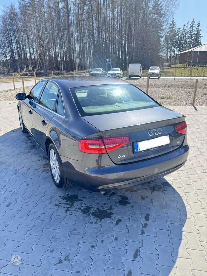 Audi A4, 2.0 l., Седан