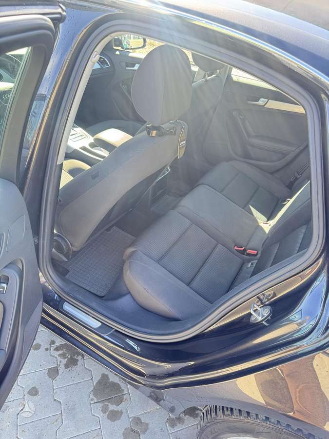 Audi A4, 2.0 l., sedanas