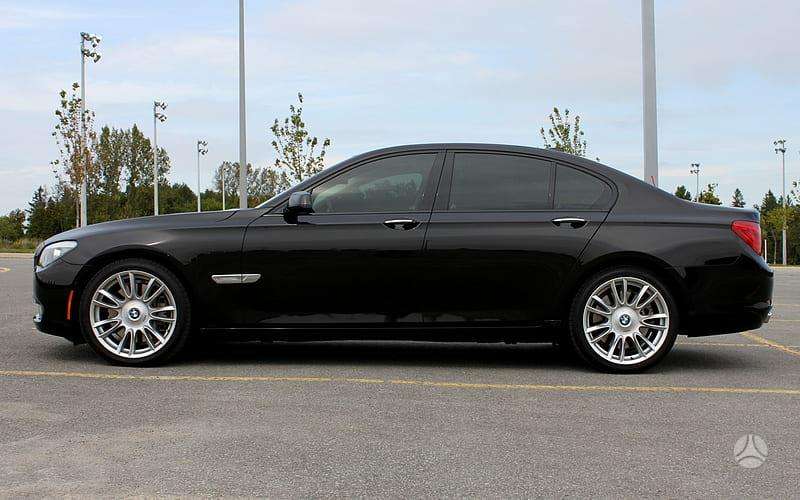 BMW 750, 3.0 l., Седан
