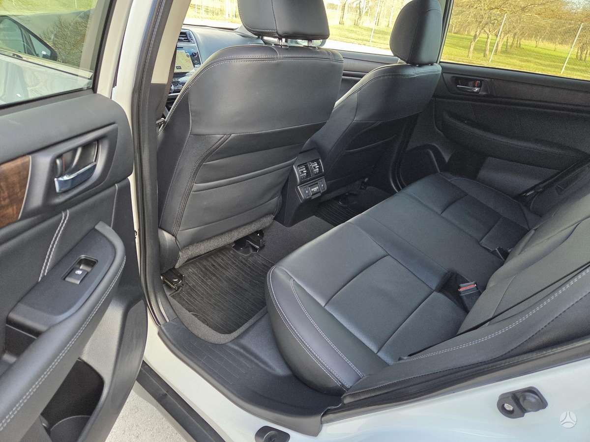 Subaru Outback, 3.6 l., off-road / crossover