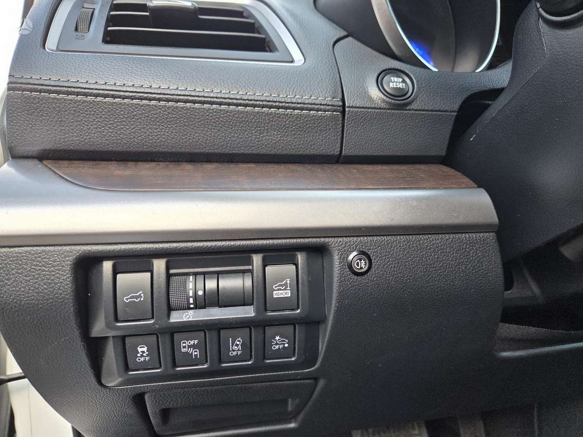 Subaru Outback, 3.6 l., off-road / crossover