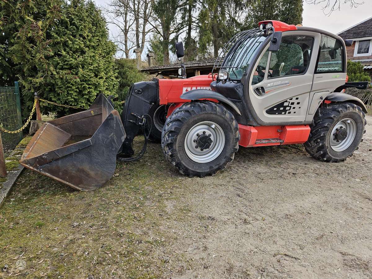 Manitou MT835, telescopic handler