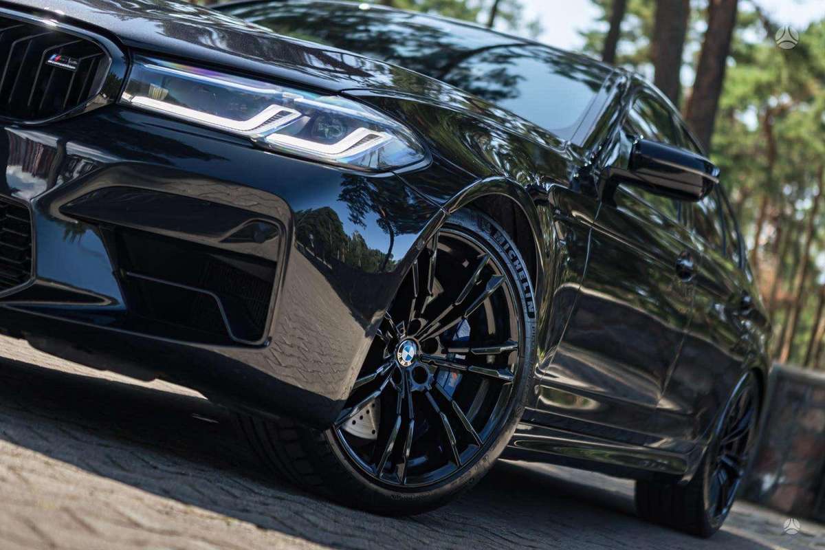 BMW M5, 4.4 l., Седан