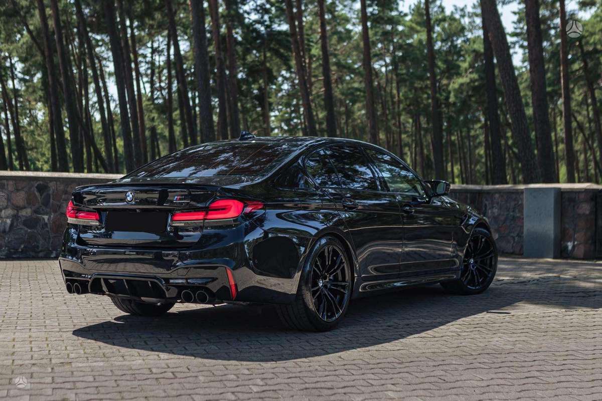 BMW M5, 4.4 l., Седан