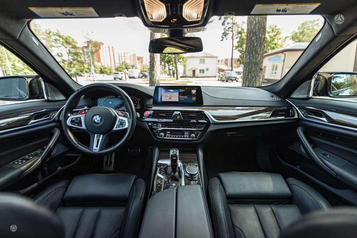 BMW M5, 4.4 l., Седан