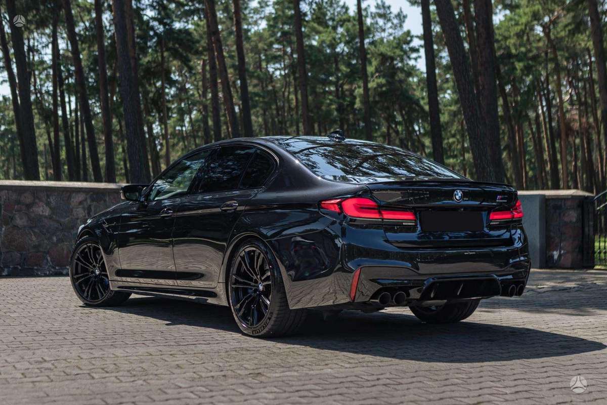 BMW M5, 4.4 l., Седан