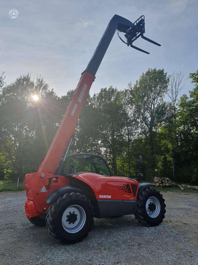 Manitou MT835, telescopic handler