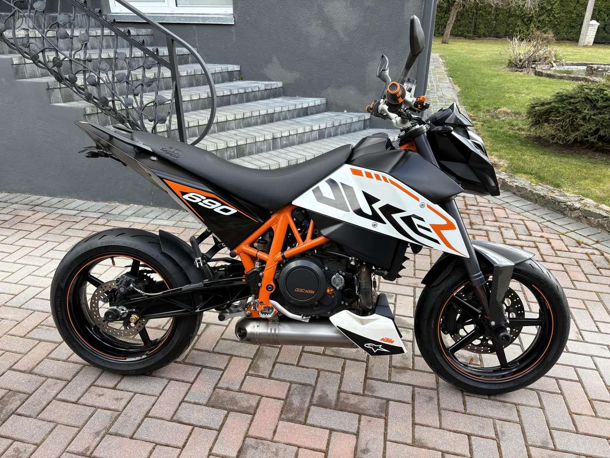 KTM Duke 690cc, supermoto