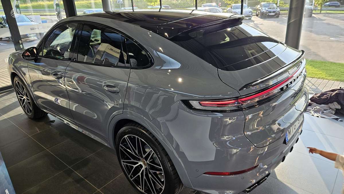 Porsche Cayenne Coupe - 3