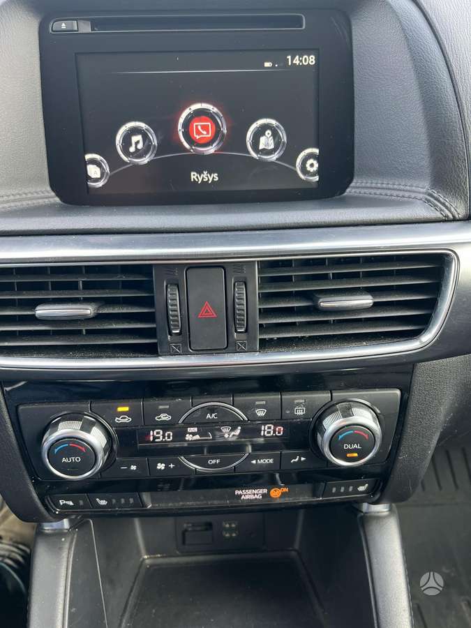 Mazda CX-5, 2.2 l., off-road / crossover