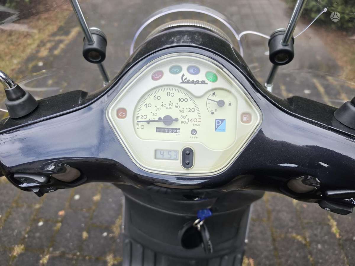 Piaggio Vespa 49cc, scooters / mopeds