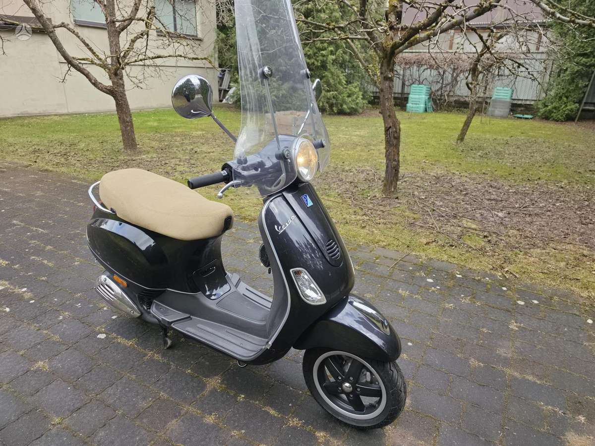 Piaggio Vespa 49cc, scooters / mopeds