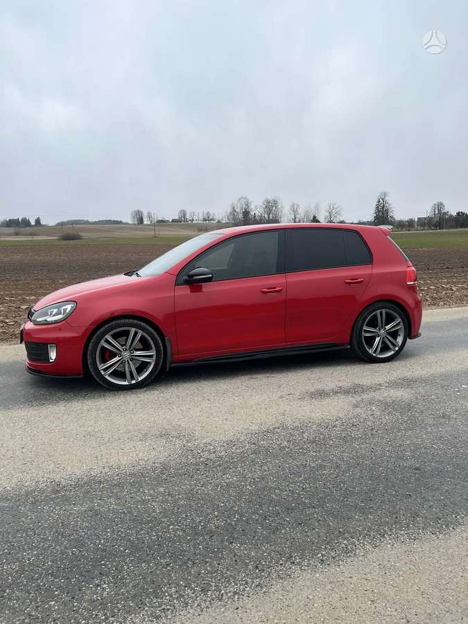 Volkswagen Golf - 8