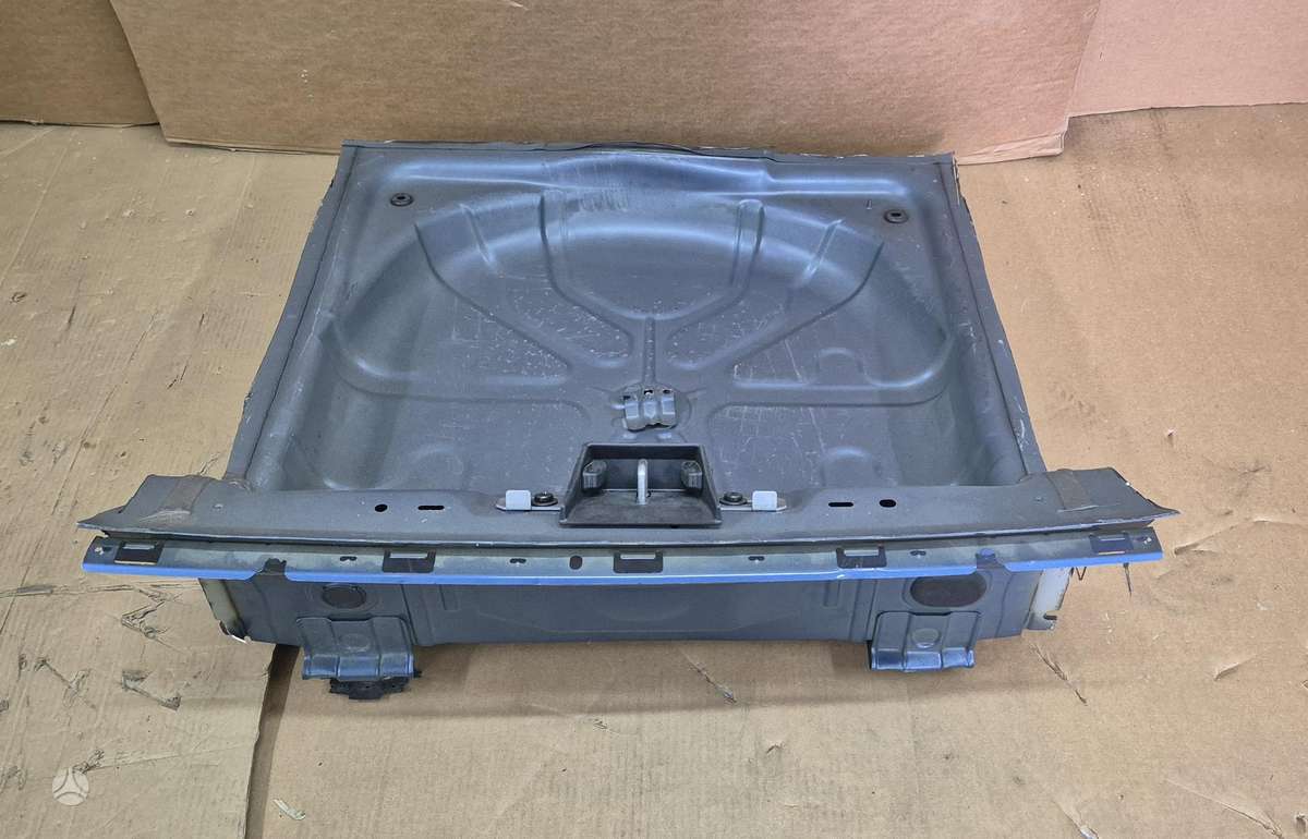 Volvo XC40 doors