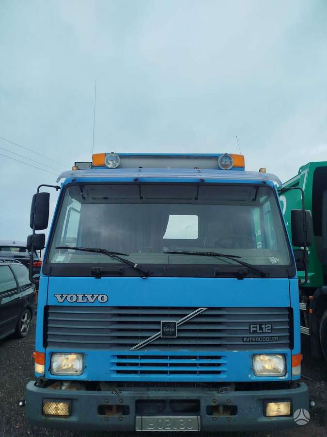 Volvo FL12, single sleeper