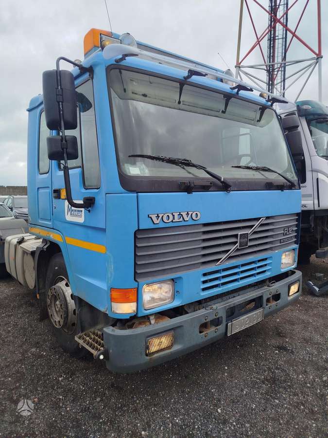 Volvo FL12, single sleeper