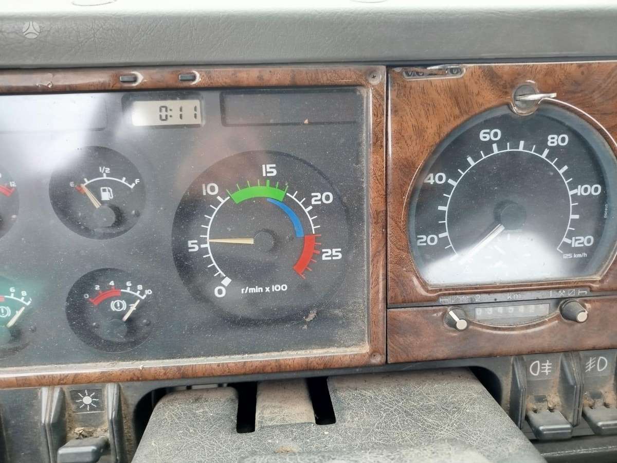 Volvo FL12, single sleeper