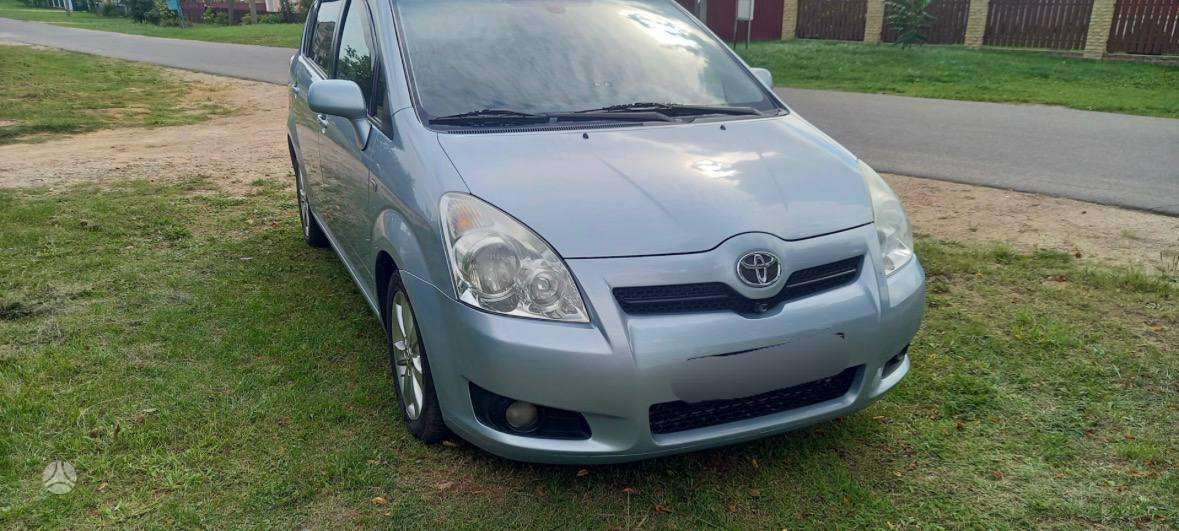 Toyota Corolla Verso по частям