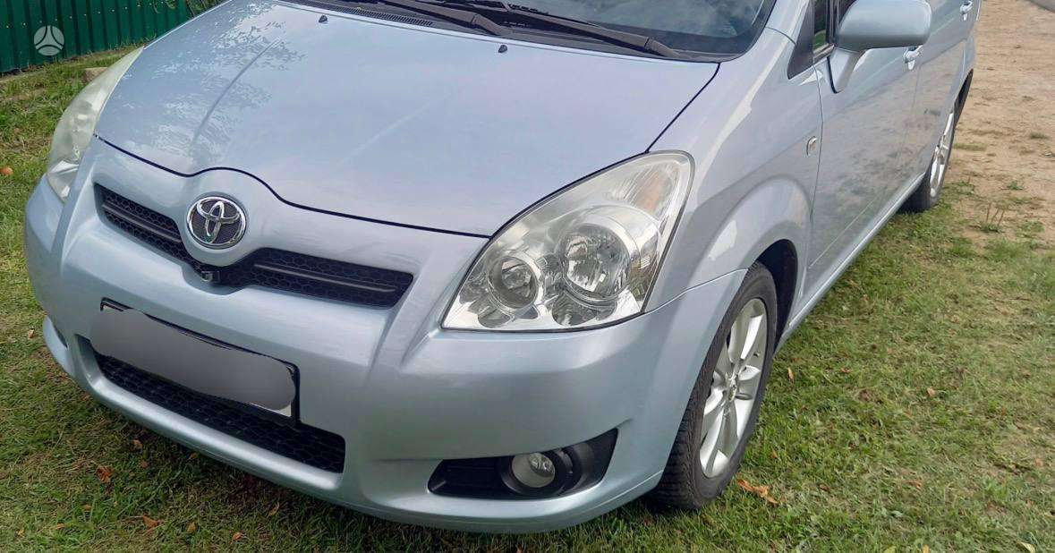 Toyota Corolla Verso по частям