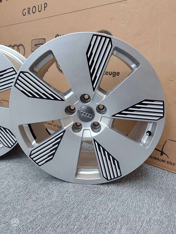 Audi 4KE601025Q, light alloy, R19