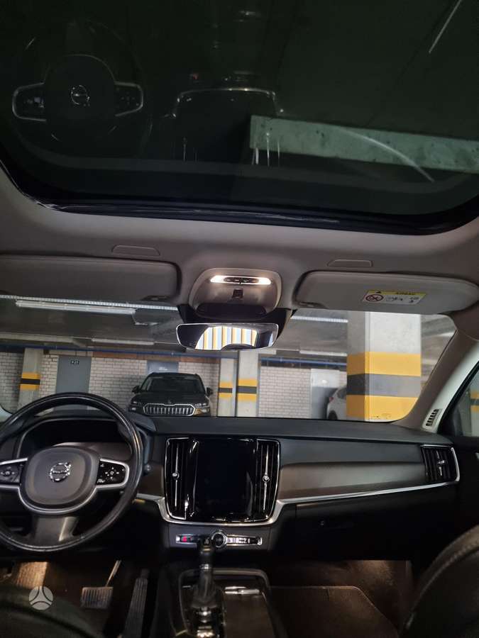 Volvo V90 Cross Country - 9