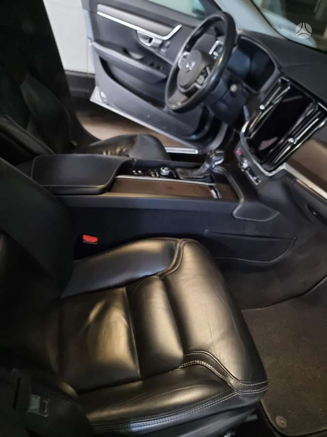 Volvo V90 Cross Country - 10
