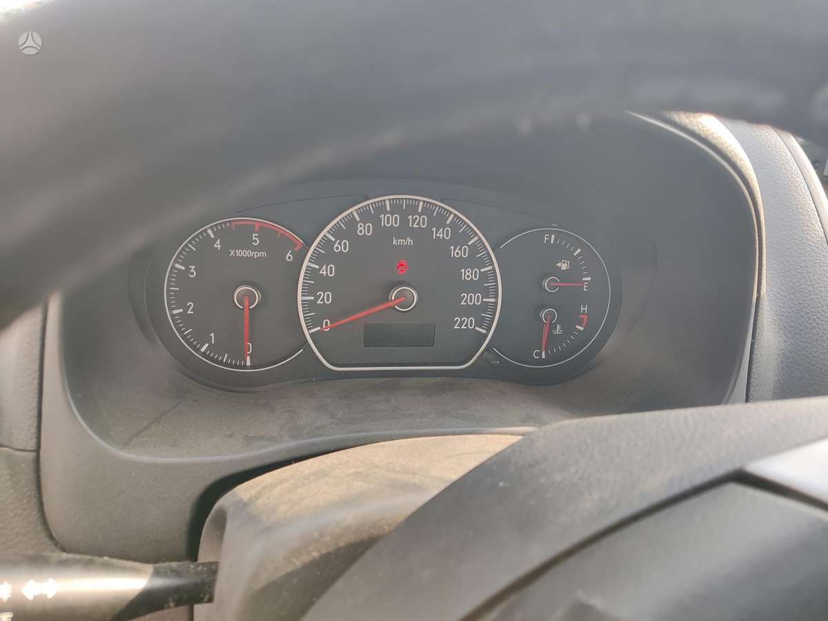Suzuki SX4 dalimis. Geras variklis transmisija