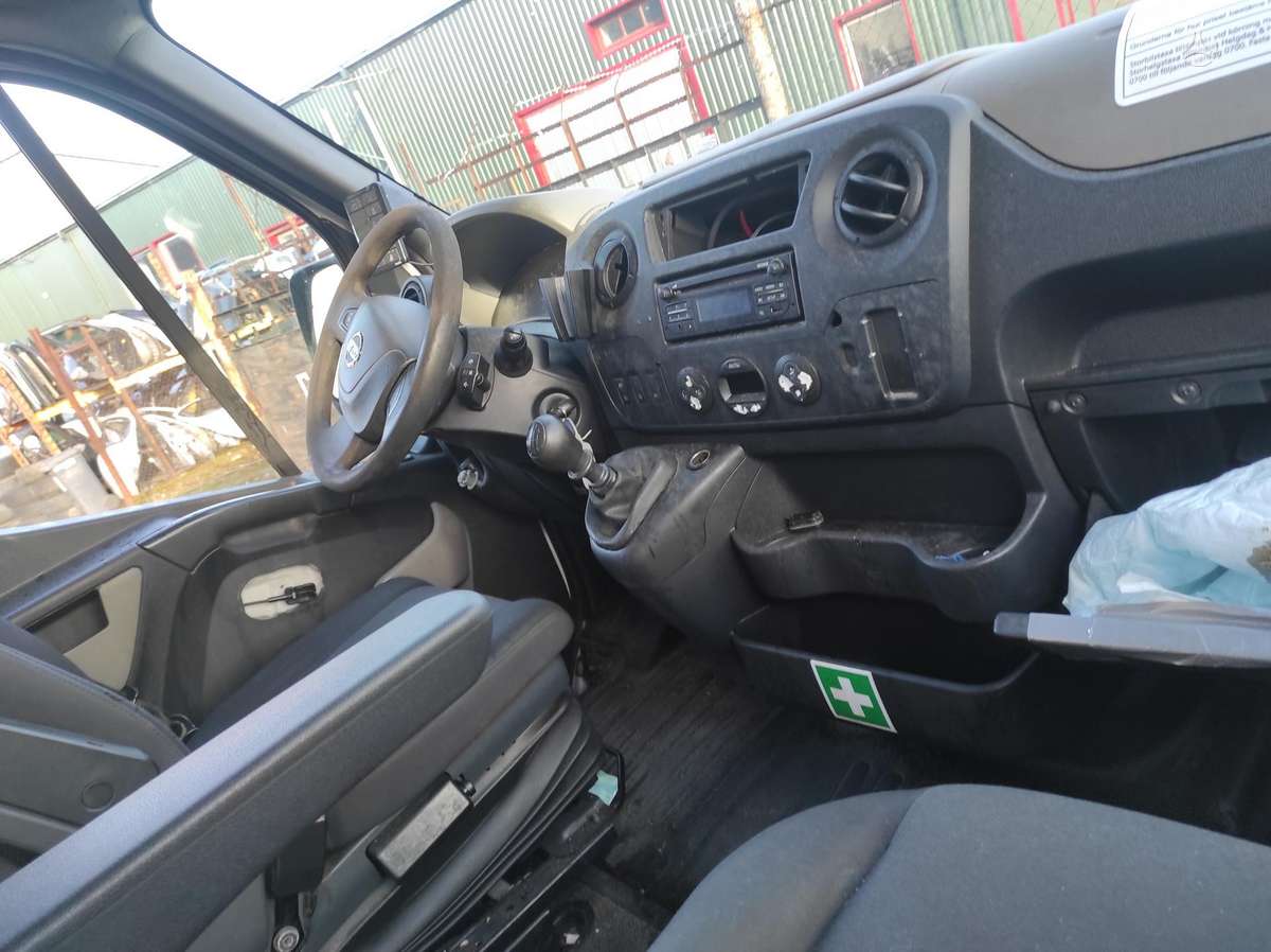 Nissan NV400
