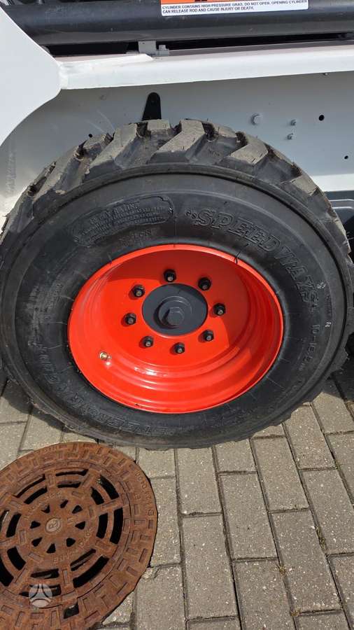 Bobcat S130, mini loaders