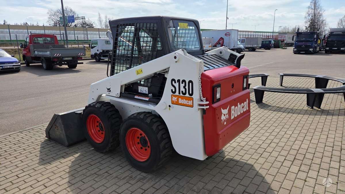 Bobcat S130, mini loaders