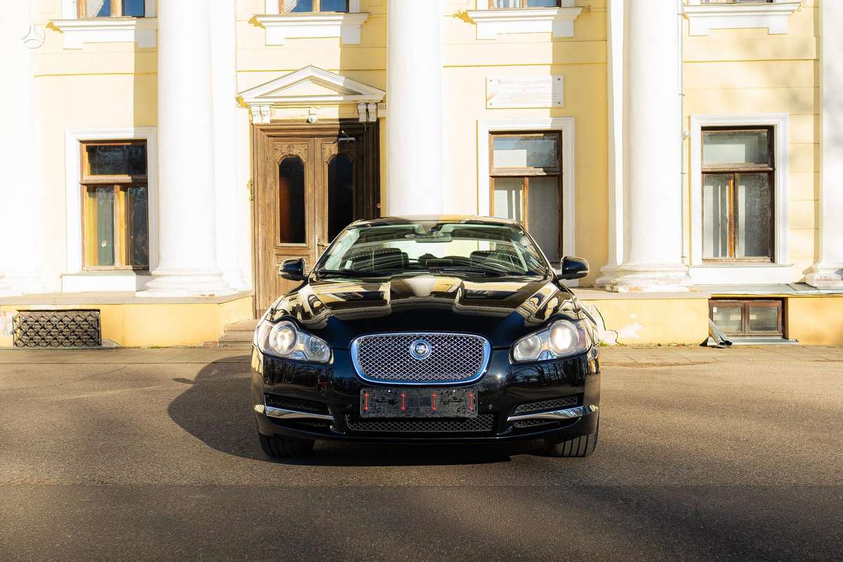 Jaguar XF, 3.0 l., Седан
