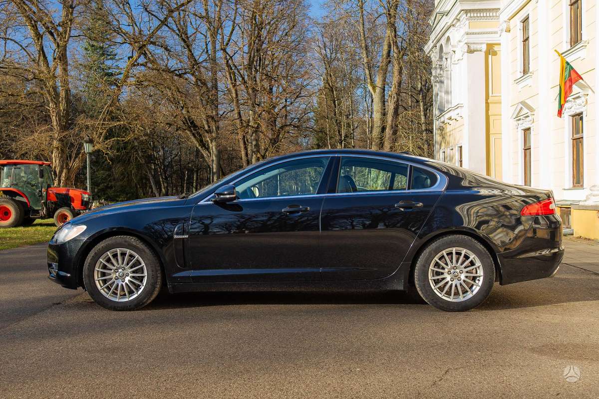 Jaguar XF, 3.0 l., Седан