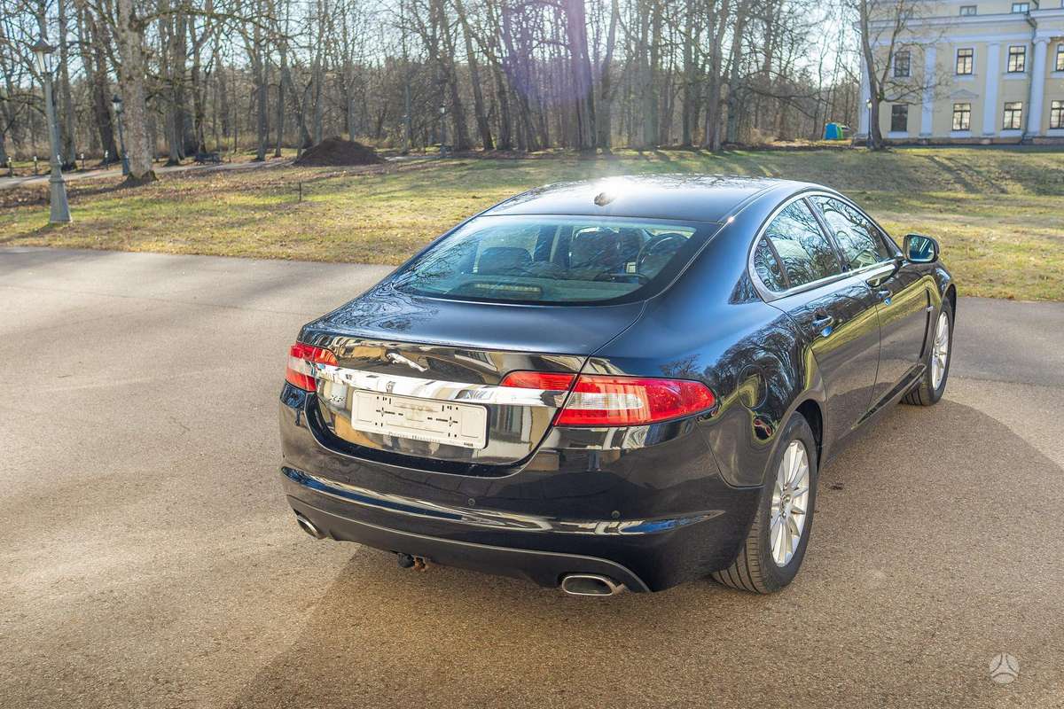 Jaguar XF, 3.0 l., Седан