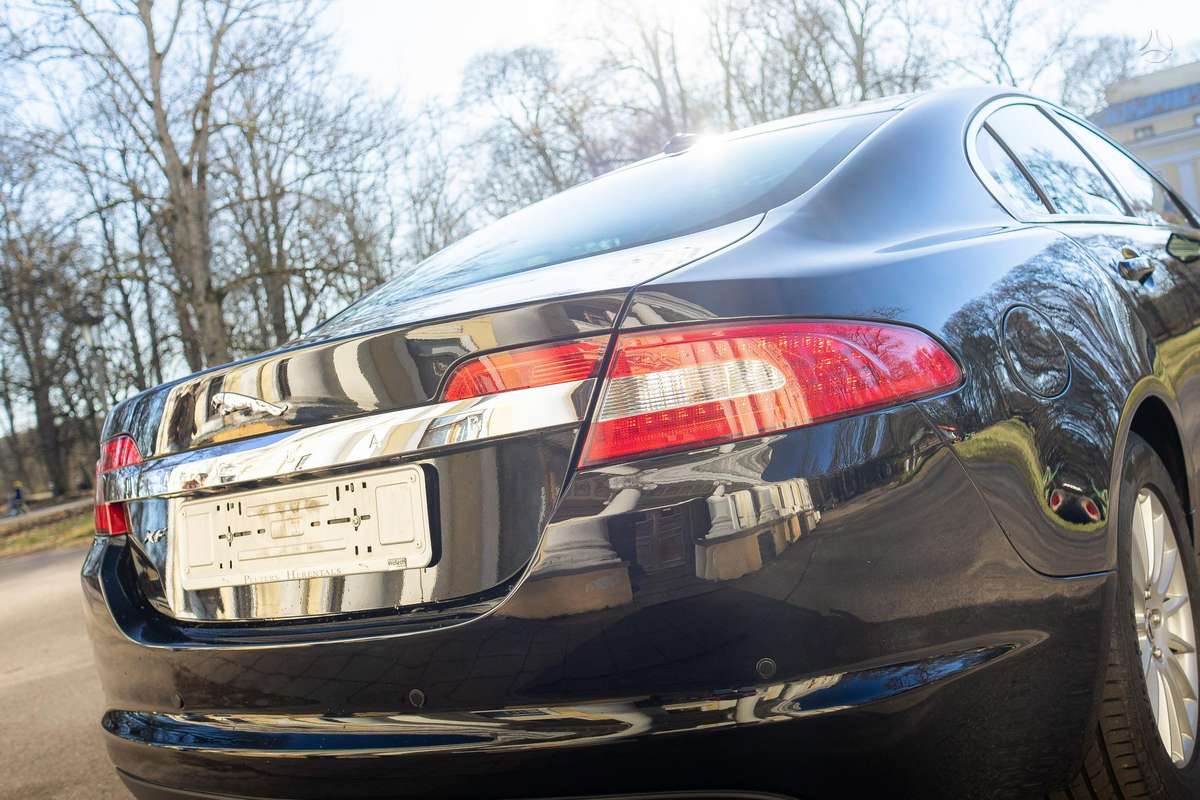 Jaguar XF, 3.0 l., Седан