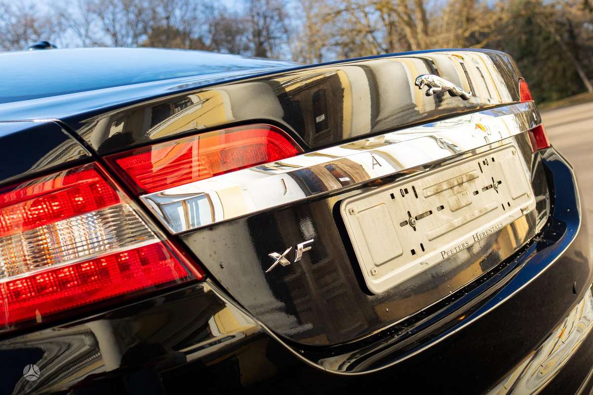 Jaguar XF, 3.0 l., Седан