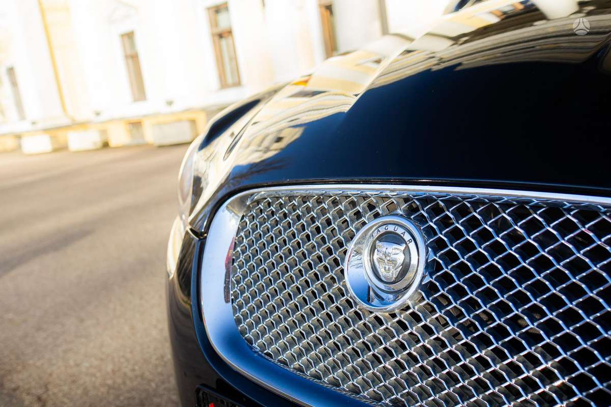 Jaguar XF, 3.0 l., Седан