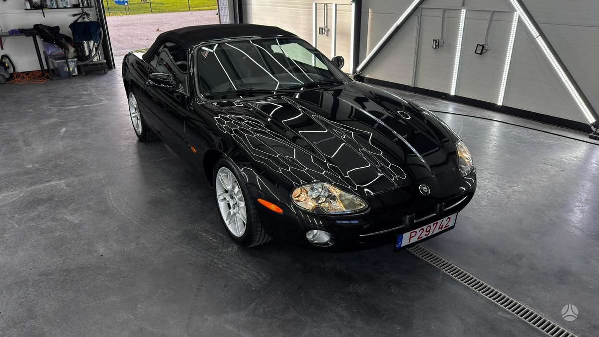 Jaguar XK8, 4.0 l., convertible
