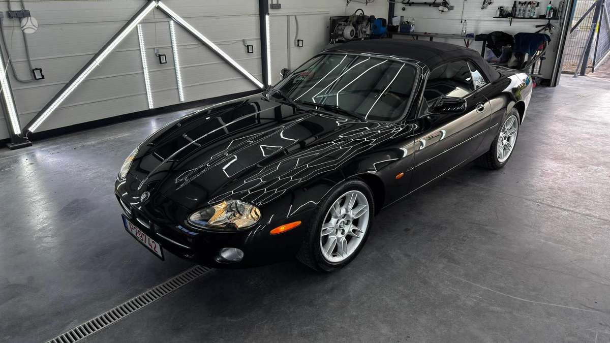 Jaguar XK8, 4.0 l., convertible