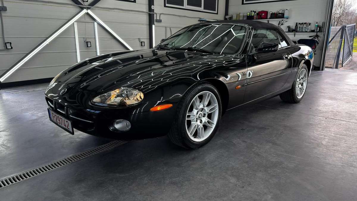Jaguar XK8, 4.0 l., convertible
