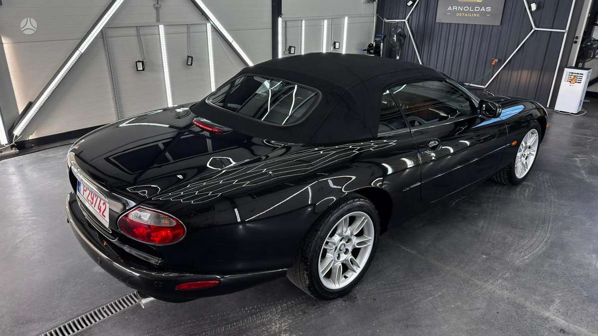Jaguar XK8, 4.0 l., convertible